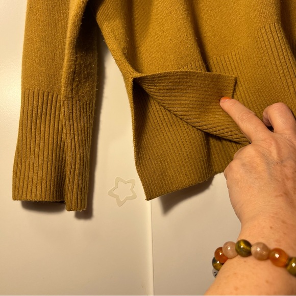 Beige Monochrome Fine Wool Sweater Cozy Warm for any occasion V-neck Long Sleeve - Picture 5 of 14